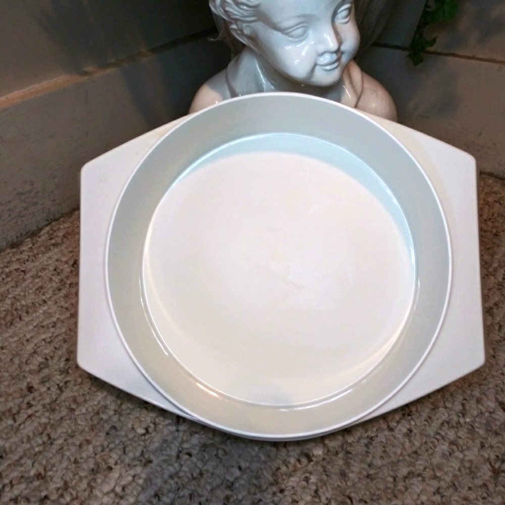 3/$18 Vintage Tupperware Microwave Cake Pan